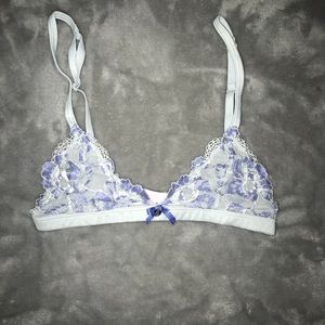 NWOT Victoria’s Secret Light Blue Lace Bralette